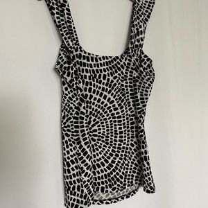 Black & White Blouse, size S, White House black market. Like new.